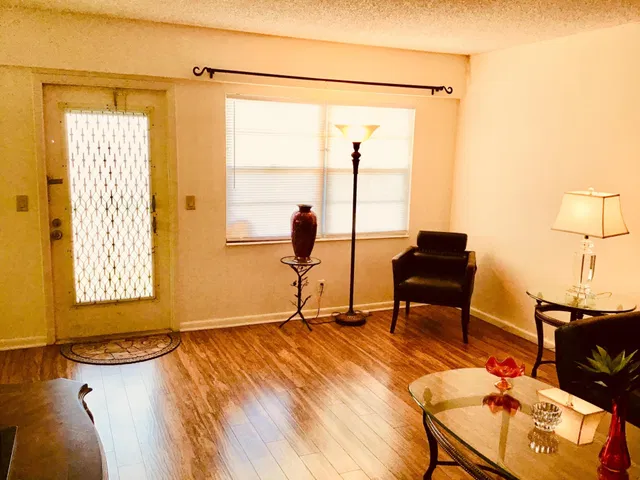 Residence photo 5