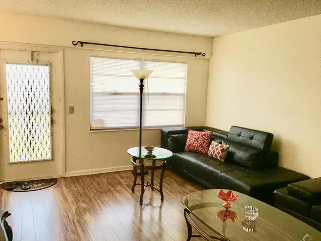 Residence photo 13