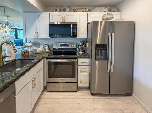  Unit V2-203 photo 11
