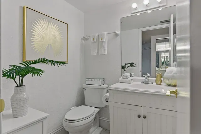  Unit V2-203 photo 16