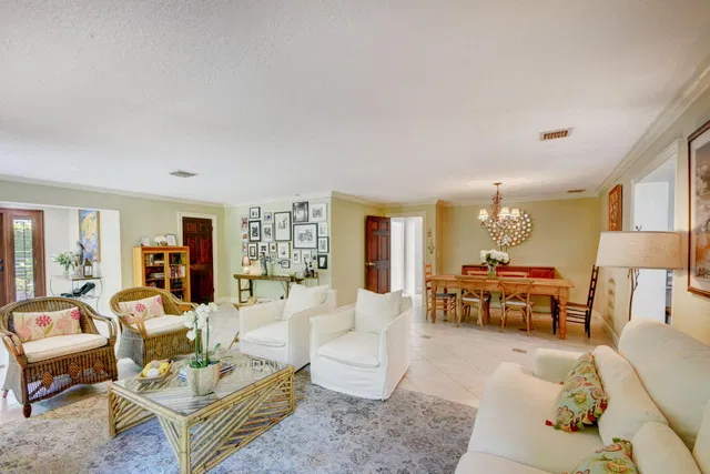 Residence photo 6