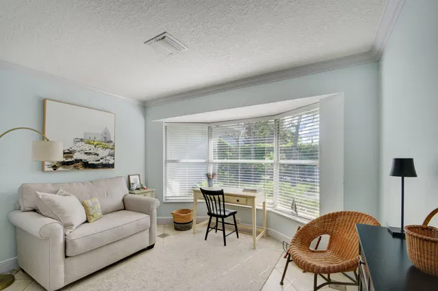Residence photo 15