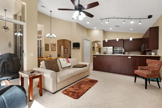 Residence photo 14