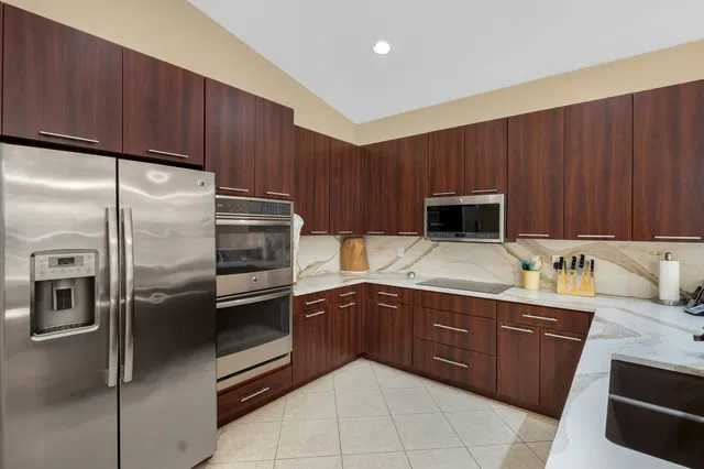 Residence photo 17