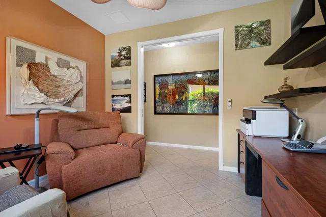 Residence photo 19