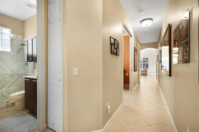 Residence photo 20