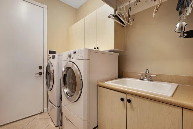 Residence photo 36
