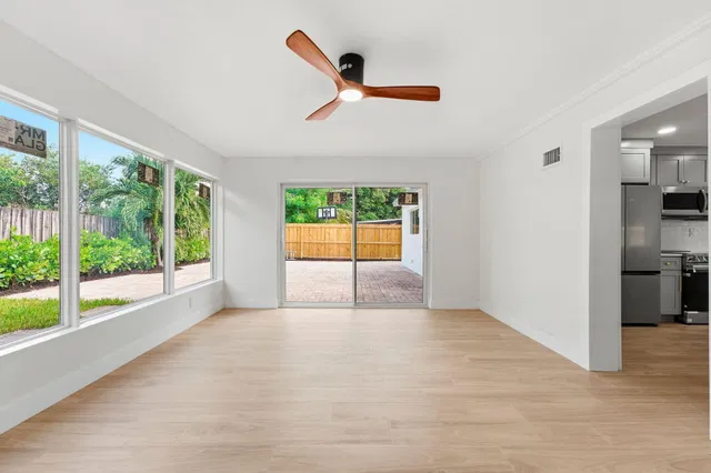 West Palm Beach Residence photo 2
