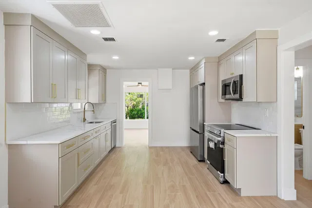 West Palm Beach Residence photo 9