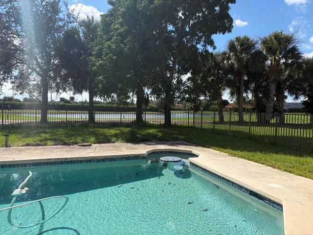  Residence photo 5