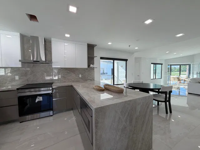 Unit 1805 photo 10