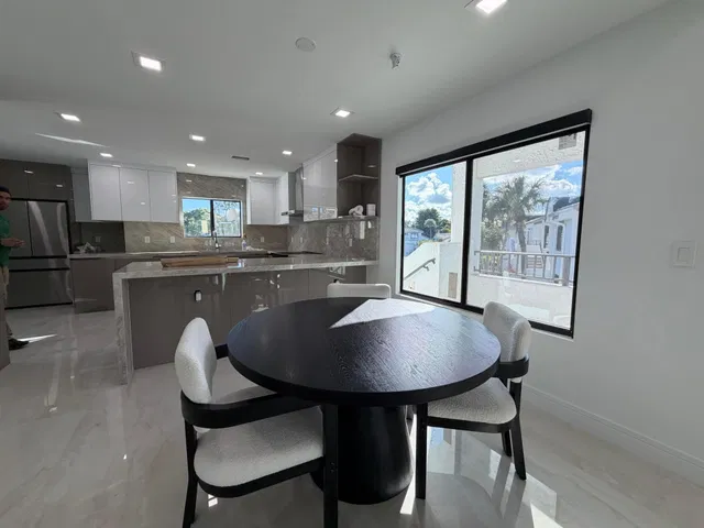 Unit 1805 photo 11