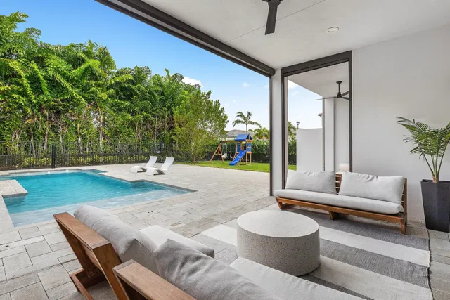 Boca Bridges Residence photo 17
