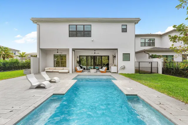 Boca Bridges Residence photo 18