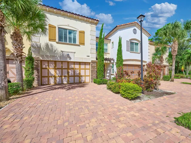 Residence photo 2
