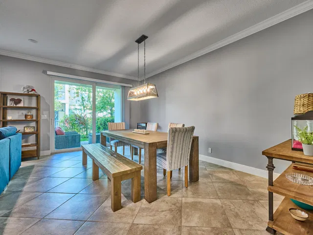 Residence photo 28