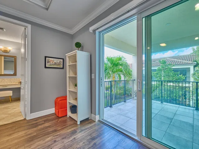 Residence photo 41