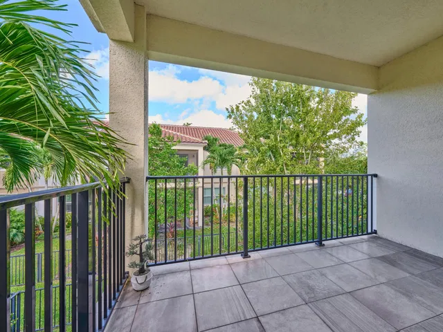 Residence photo 43