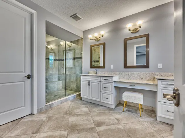 Residence photo 44