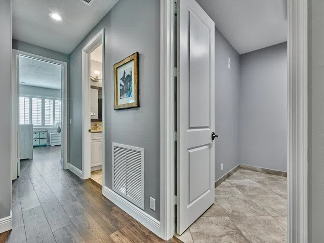 Residence photo 52