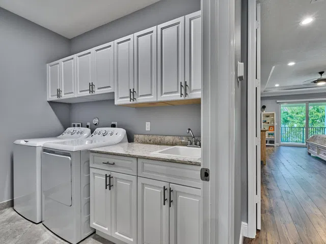 Residence photo 53