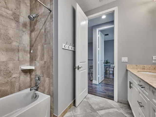 Residence photo 56