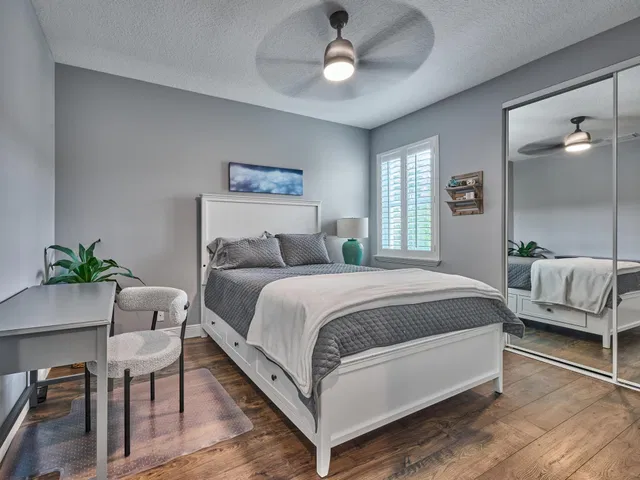 Residence photo 57