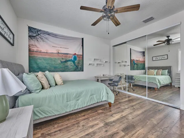 Residence photo 61