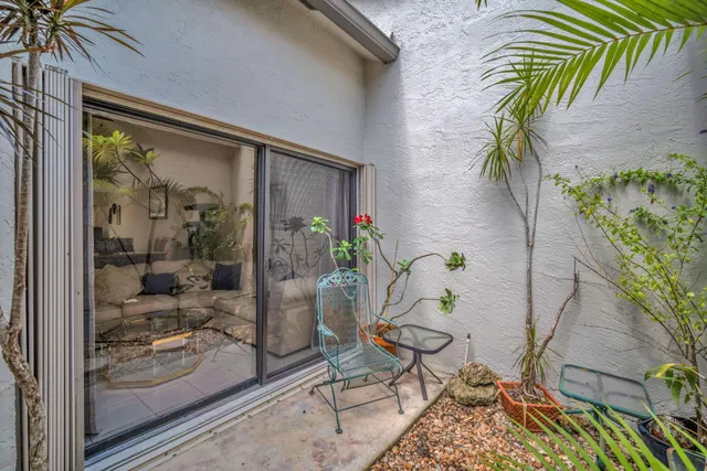 Residence photo 4