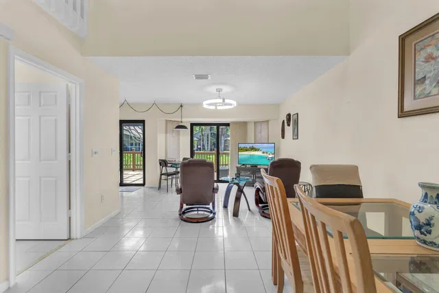 Residence photo 11