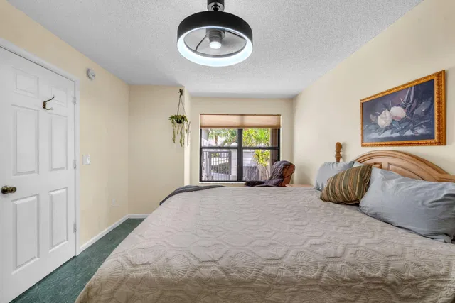 Residence photo 22