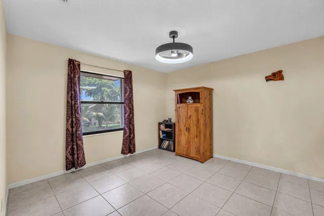 Residence photo 24