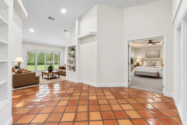 Paddock Park 1 Residence photo 11