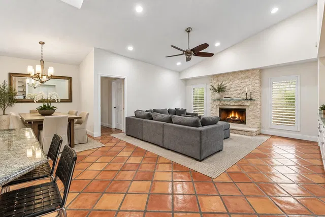 Paddock Park 1 Residence photo 12