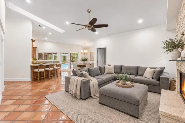 Paddock Park 1 Residence photo 14