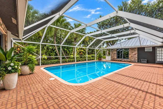 Paddock Park 1 Residence photo 33