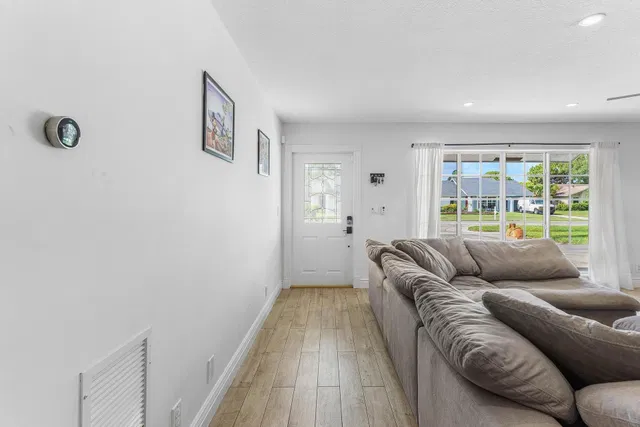  Residence photo 5