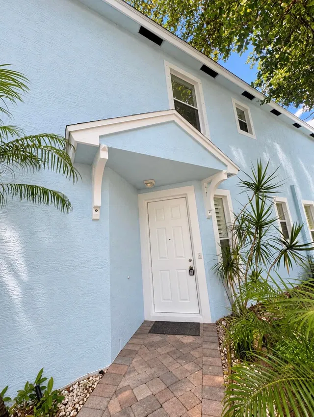 Residence photo 2