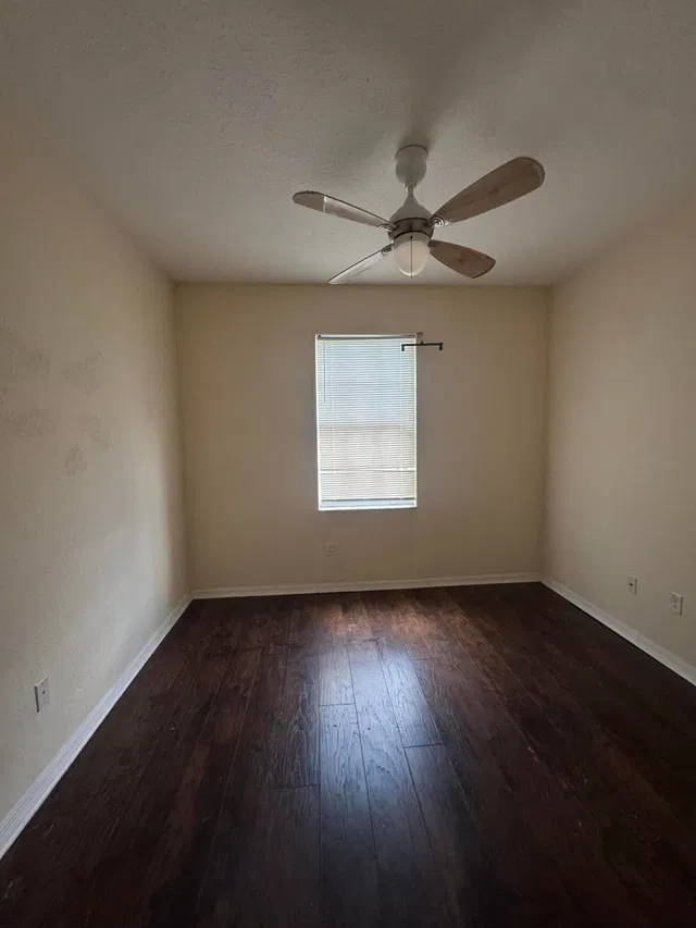 Residence photo 17