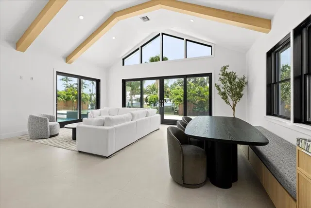 Residence photo 12