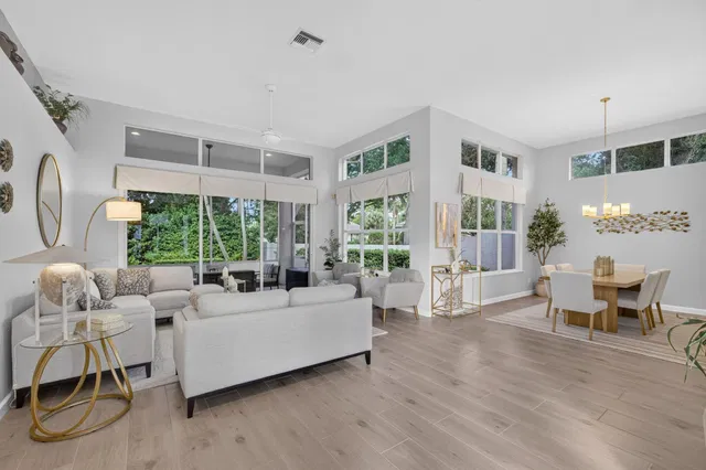 Willoughby Golf Club Residence photo 11