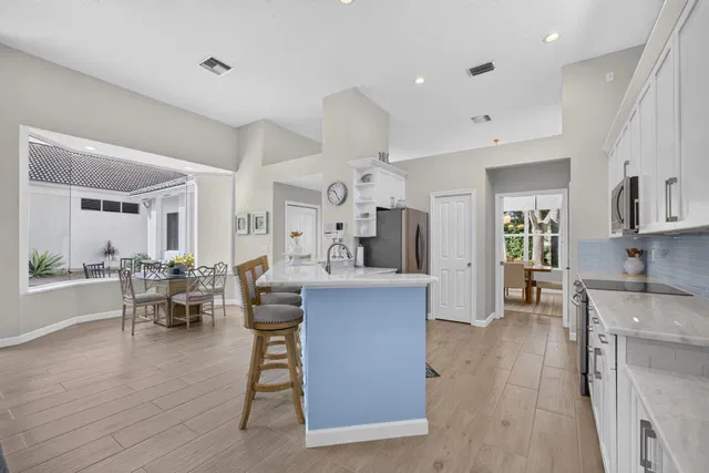 Willoughby Golf Club Residence photo 19