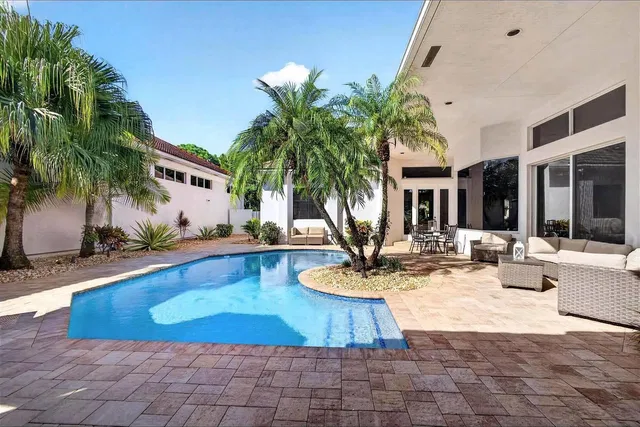 Willoughby Golf Club Residence photo 48
