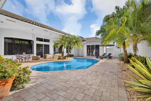 Willoughby Golf Club Residence photo 49