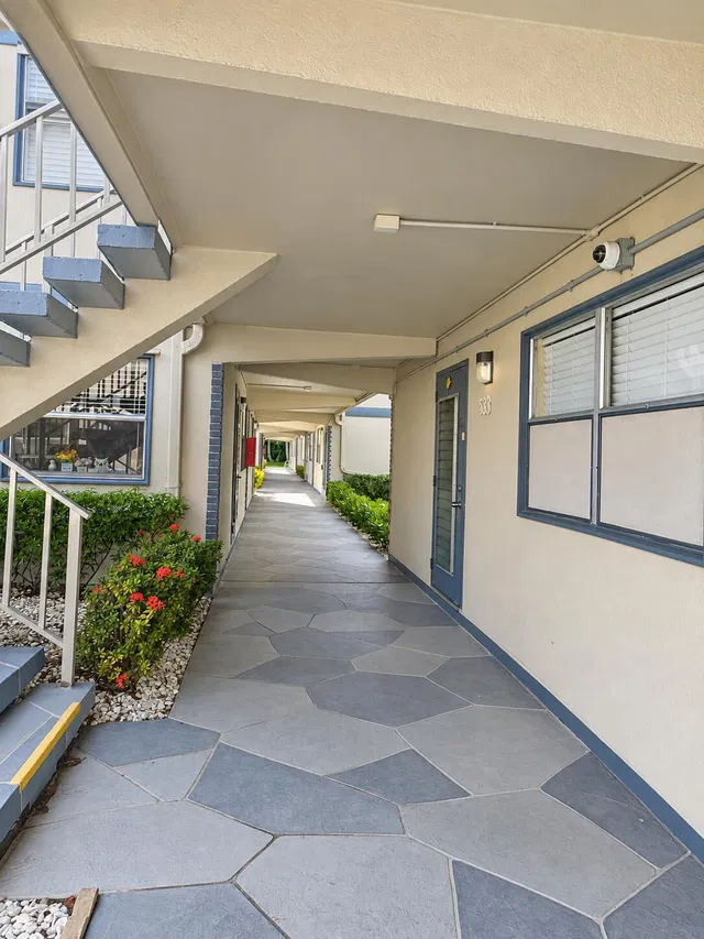 Residence photo 2