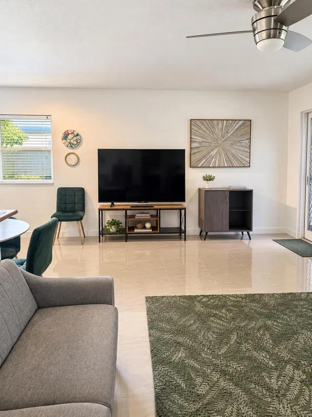 Residence photo 9
