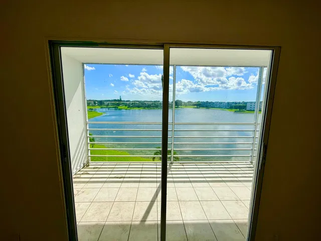 Unit 4060 photo 2