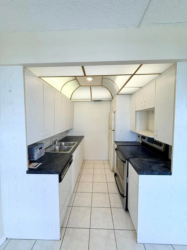 Unit 4060 photo 7
