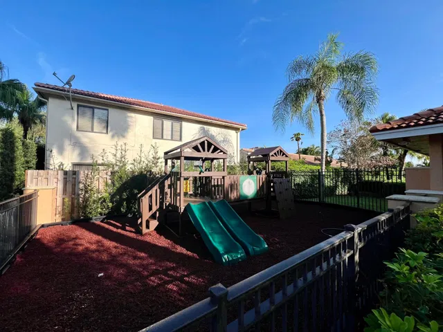 Residence photo 19