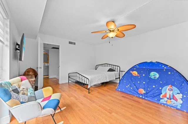 Residence photo 18